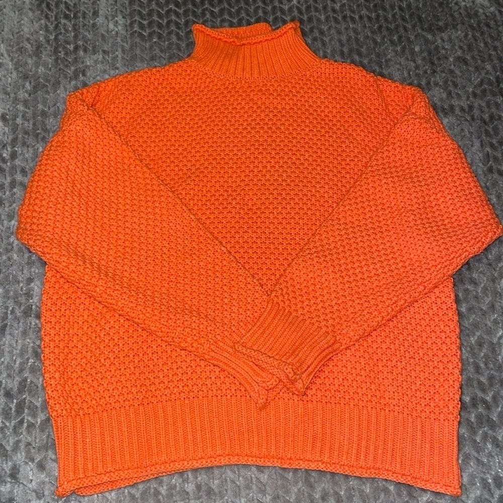 Naggoo Turtle Neck Chunky Knit Sweater.  Size Small.  Orange‎